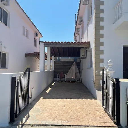 Villa Valentine Family