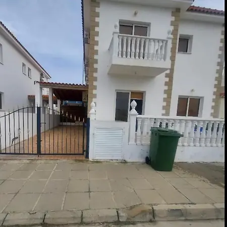 Villa Valentine Family
